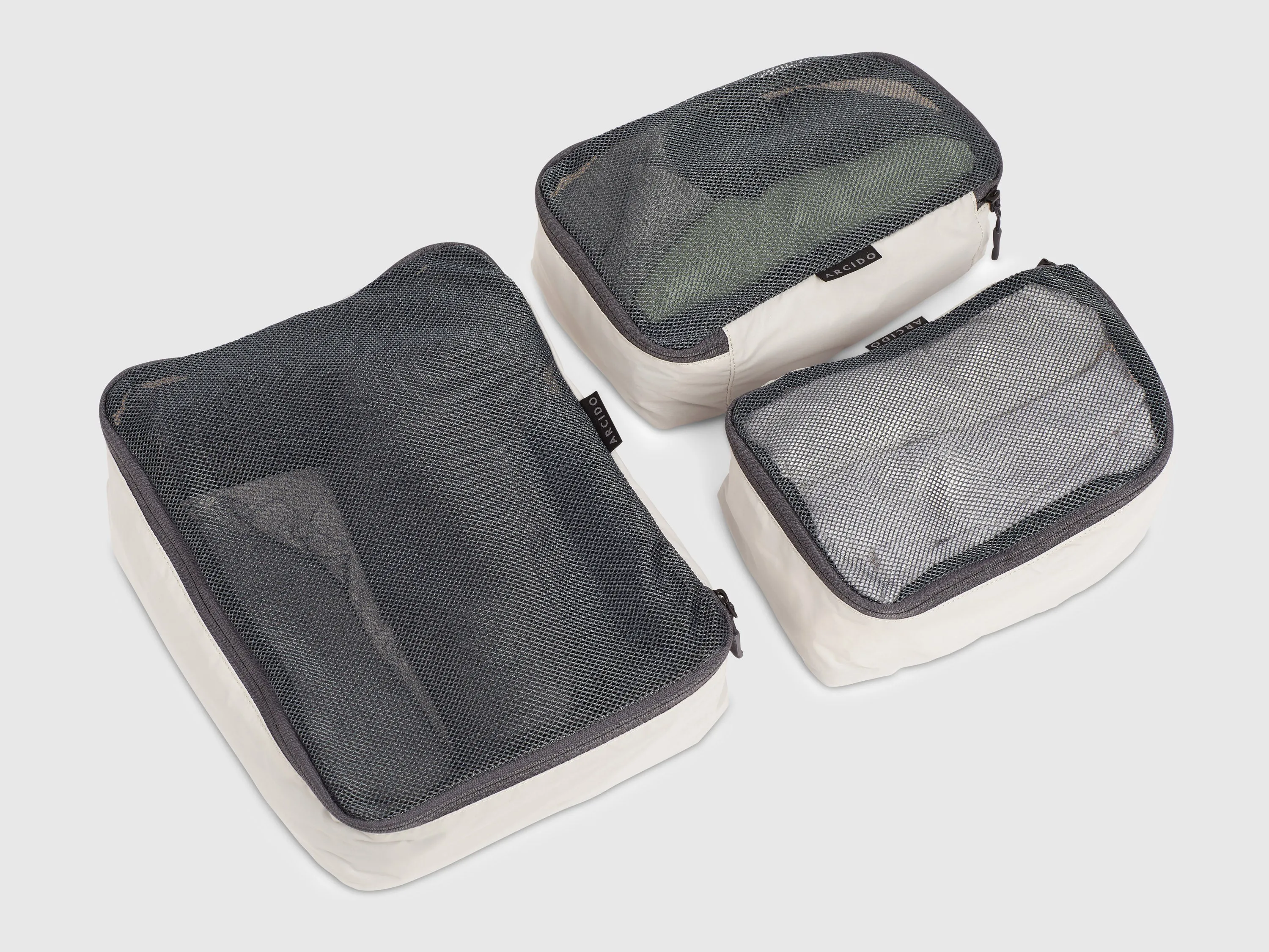AKRA, WASHBAG & PACKING CUBES