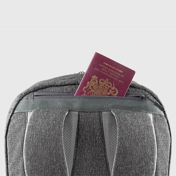 AKRA, WASHBAG & PACKING CUBES