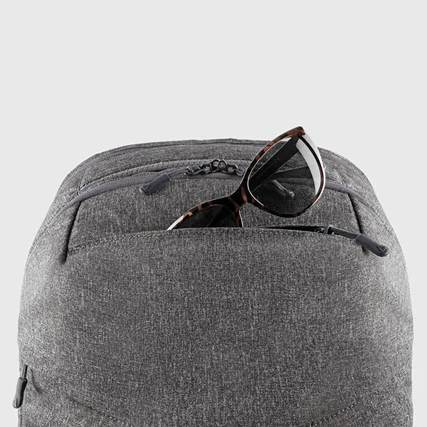 AKRA, WASHBAG & PACKING CUBES